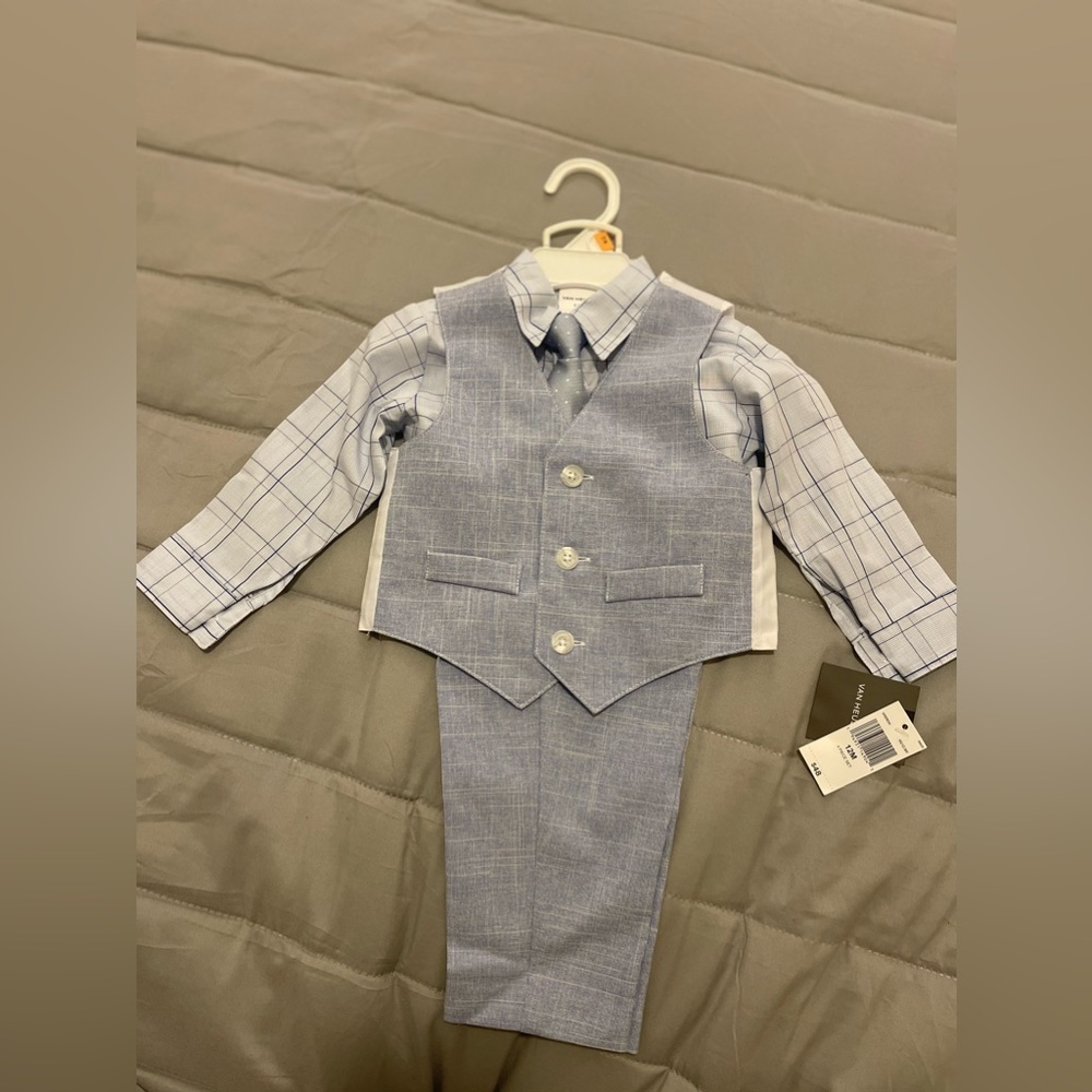 NWT Van Heusen 4 piece set baby suit